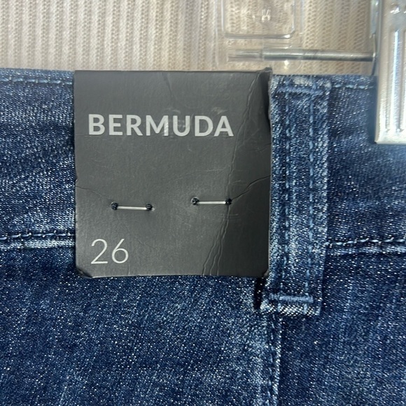 Lane Bryant NWT Women’s Size 26 Bermuda Shorts Dark Wash Denim Plus Size - Picture 3 of 11